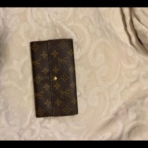Lv Sarah wallet mono